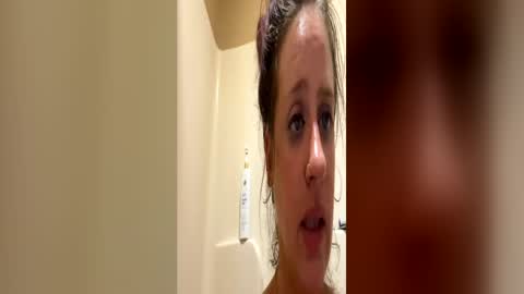 Snapshot of lovely_lemons chatting on 06/14/26, 04:53 lovely_lemons online show from 06/14/26, 04:53