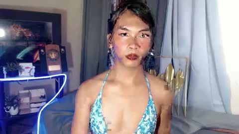 Snapshot of lovely_oliviax chatting on 03/04/26, 06:19 KATE online show from 03/04/26, 06:19