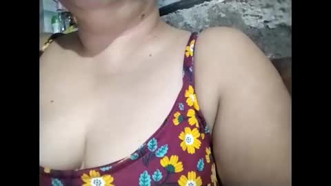 lovely_orchid online show from 11/28/25, 11:35