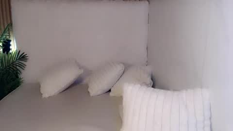   online show from 04/18/26, 07:58