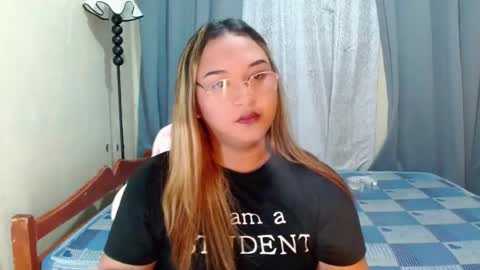 Snapshot of lovely_rica chatting on 07/26/26, 04:25 lovely_rica online show from 07/26/26, 04:25