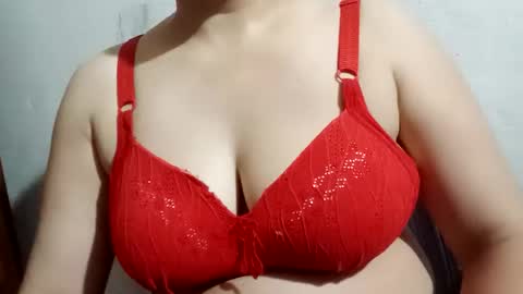 Snapshot of lovely_sweet_girl chatting on 05/15/26, 11:06 katrina follow me guys online show from 05/15/26, 11:06