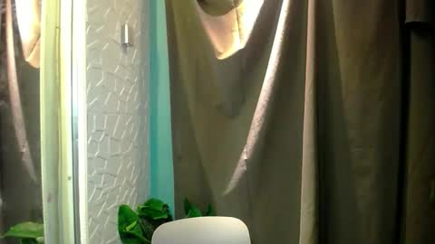 Snapshot of lovely_thea_xoxo chatting on 04/29/26, 06:03 Thea online show from 04/29/26, 06:03