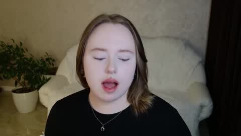 Snapshot of lovelybeatricee chatting on 02/14/26, 09:44 Beatrice online show from 02/14/26, 09:44