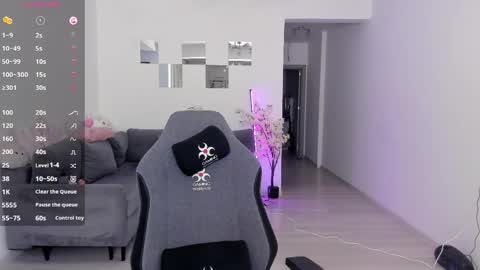 lovelybianca_ online show from 04/01/26, 10:07