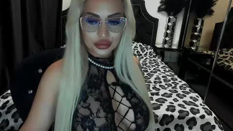 Snapshot of lovelyblondyxxx chatting on 05/07/26, 10:48 PrAllinXXXa online show from 05/07/26, 10:48