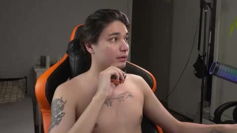 lovelydany3 online show from 01/18/26, 04:00