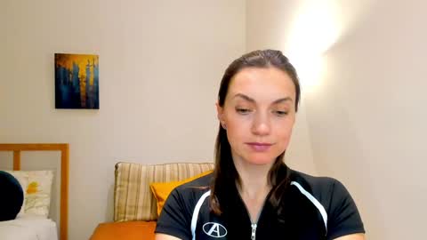 Mia online show from 12/20/24, 05:51