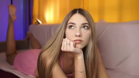 lovelygracee online show from 04/12/26, 02:33