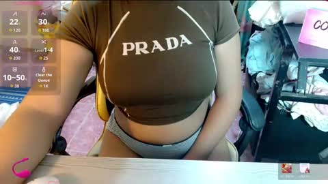 Snapshot of lovelylanah chatting on 01/12/26, 12:05 lanah online show from 01/12/26, 12:05