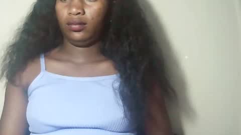 lovelylarra online show from 03/13/26, 09:32