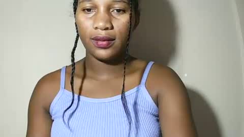 Snapshot of lovelylarra chatting on 05/03/26, 11:00 lovelylarra online show from 05/03/26, 11:00