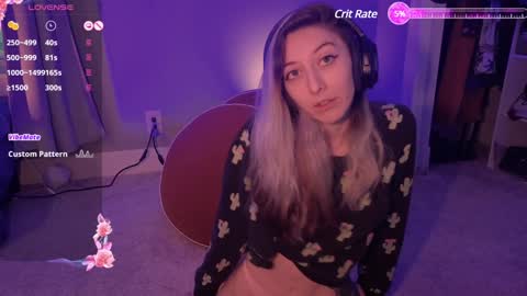 Snapshot of lovelylittlelucyy chatting on 01/06/25, 01:31 lovelylittlelucyy online show from 01/06/25, 01:31