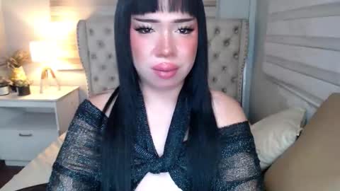 Snapshot of lovelymarie69 chatting on 05/30/26, 02:58 Rebeca online show from 05/30/26, 02:58