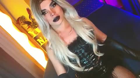 lovelymiss_shyna11 online show from 04/10/26, 09:47