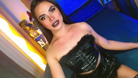 Snapshot of lovelymiss_shyna11 chatting on 06/20/26, 11:13 lovelymiss_shyna11 online show from 06/20/26, 11:13