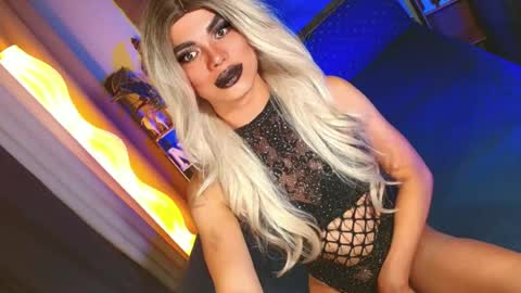 Snapshot of lovelymiss_shyna11 chatting on 06/21/26, 12:35 lovelymiss_shyna11 online show from 06/21/26, 12:35