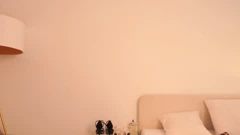 kim online show from 11/24/25, 06:57