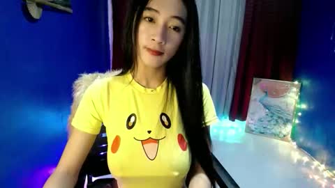 lovelypetite143 online show from 04/15/26, 02:24