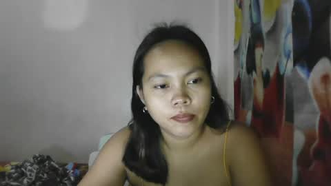 Snapshot of lovelypinay26 chatting on 06/15/26, 12:40 lovelypinay26 online show from 06/15/26, 12:40