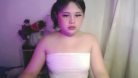 Snapshot of lovelypinaychubsx chatting on 05/28/26, 05:49 lovely online show from 05/28/26, 05:49