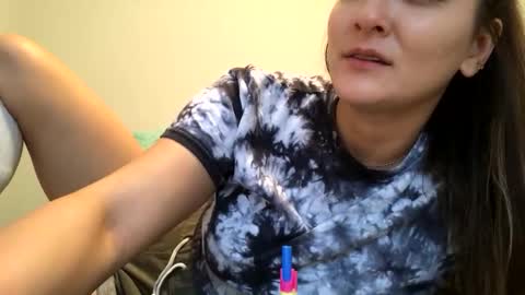 Snapshot of lovelyqueenaria chatting on 10/22/25, 07:13 Queen Aria online show from 10/22/25, 07:13