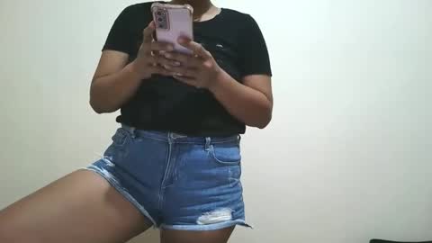 Snapshot of lovelyquey chatting on 04/20/26, 09:05 Angelquey online show from 04/20/26, 09:05