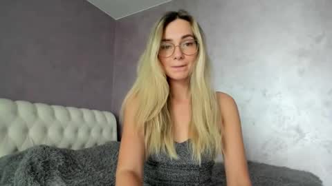 Snapshot of lovelyrose135 chatting on 10/11/25, 11:20 Lovely Rose online show from 10/11/25, 11:20