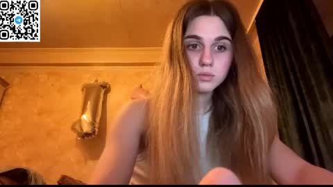 Snapshot of lovelysilk_63 chatting on 05/20/26, 06:36 ELA online show from 05/20/26, 06:36