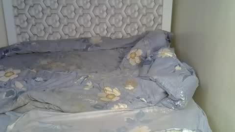 lovelytin online show from 10/01/25, 03:23