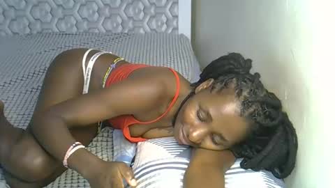 lovelytin online show from 10/27/25, 07:29