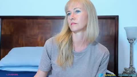 Snapshot of lovense_mature chatting on 01/07/25, 04:16 Christine online show from 01/07/25, 04:16
