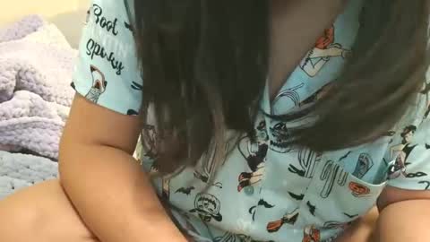 loveoha8 online show from 12/22/25, 08:11