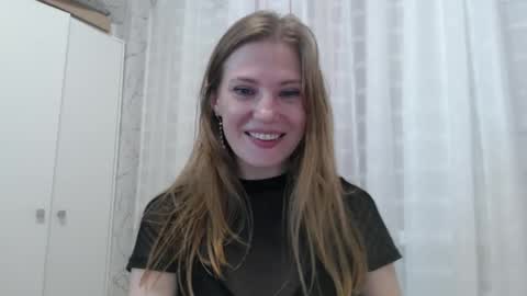 Snapshot of lovepeanutgirl chatting on 01/21/25, 04:58 Mary Love online show from 01/21/25, 04:58