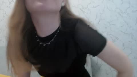 Snapshot of lovepeanutgirl chatting on 01/29/25, 04:19 Mary Love online show from 01/29/25, 04:19
