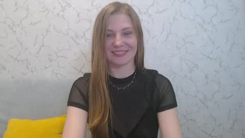 Snapshot of lovepeanutgirl chatting on 02/03/25, 01:30 Mary Love online show from 02/03/25, 01:30