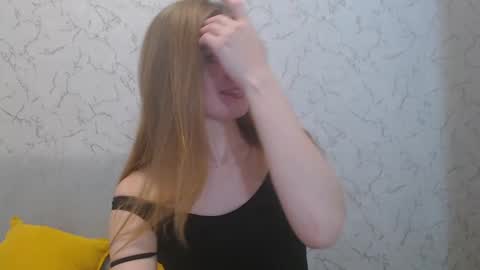 Snapshot of lovepeanutgirl chatting on 02/04/25, 01:06 Mary Love online show from 02/04/25, 01:06