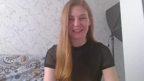 Snapshot of lovepeanutgirl chatting on 02/05/25, 08:32 Mary Love online show from 02/05/25, 08:32