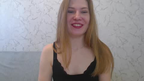 Snapshot of lovepeanutgirl chatting on 02/22/25, 11:35 Mary Love online show from 02/22/25, 11:35