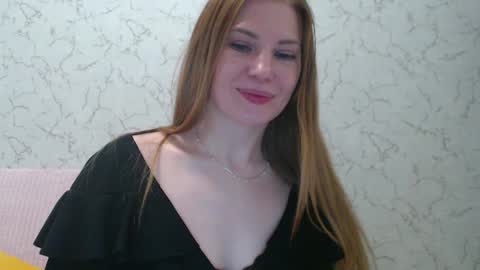 Snapshot of lovepeanutgirl chatting on 03/03/25, 04:56 Mary Love online show from 03/03/25, 04:56