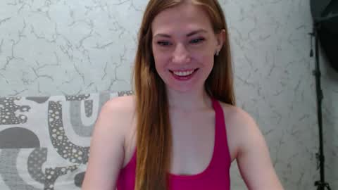 Snapshot of lovepeanutgirl chatting on 09/09/25, 04:39 Mary Love online show from 09/09/25, 04:39