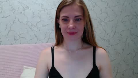 Snapshot of lovepeanutgirl chatting on 09/21/25, 03:24 Mary Love online show from 09/21/25, 03:24