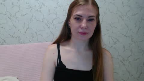 Snapshot of lovepeanutgirl chatting on 10/08/25, 04:15 Mary Love online show from 10/08/25, 04:15