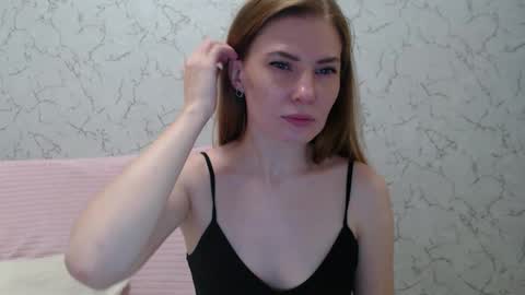 Snapshot of lovepeanutgirl chatting on 10/21/25, 03:24 Mary Love online show from 10/21/25, 03:24