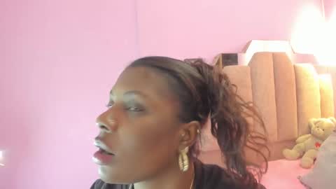 L O V E  online show from 10/07/25, 11:51