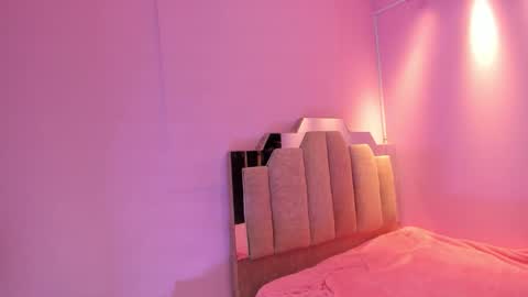 L O V E  online show from 10/08/25, 11:41