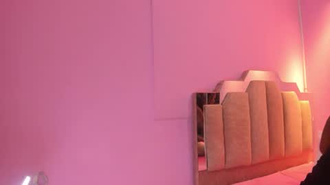 L O V E  online show from 10/11/25, 11:31