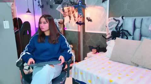 Love  online show from 10/29/25, 07:59