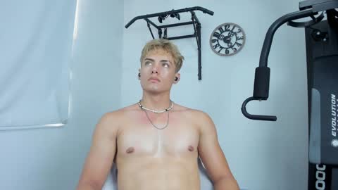 Snapshot of lover_fitnessboy chatting on 02/06/25, 07:18 kevin online show from 02/06/25, 07:18