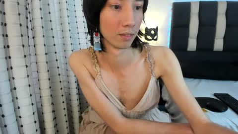 loverisu online show from 11/22/25, 09:14